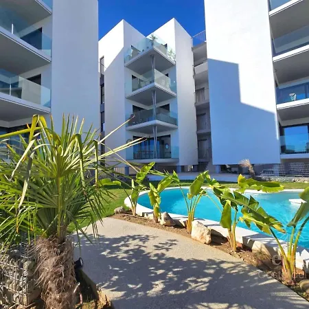 Elegant Duplex Penthouse Near The A116 Apartment
