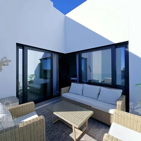 Elegant Duplex Penthouse Near The A116 Apartment