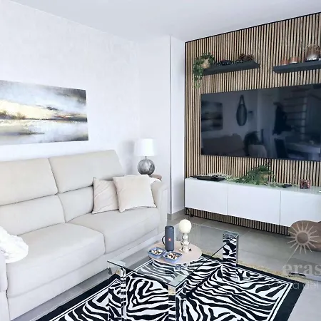 Elegant Duplex Penthouse Near The A116 Apartment